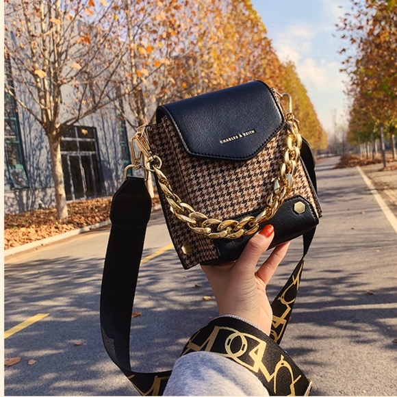 Long Black Purse - Picture 1 of 3